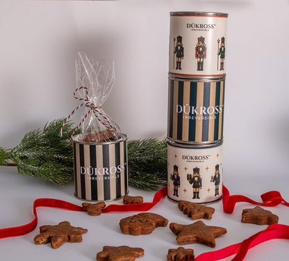 Snowflake 60 Grs. : Galletas navideñas artesanales con aroma a canela, elaboradas con receta familiar y guardadas en exclusivos tarros vintage DÜKROSS.